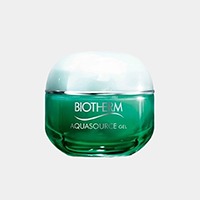 넙적한 초록색 통의 하얀 뚜껑 제품